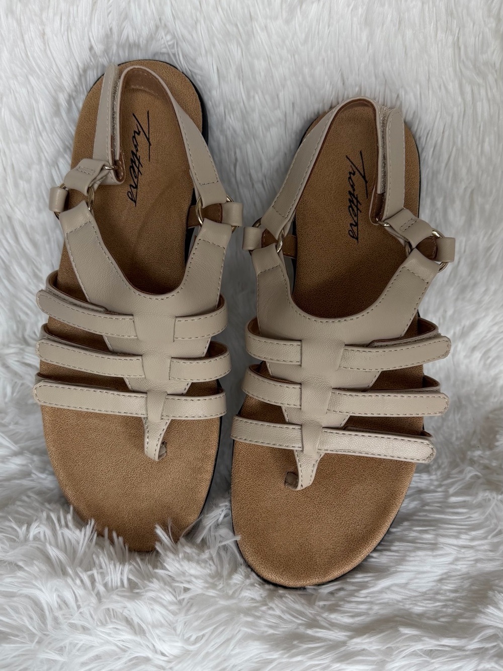 Trotter Tan Strappy Women’s Sandals